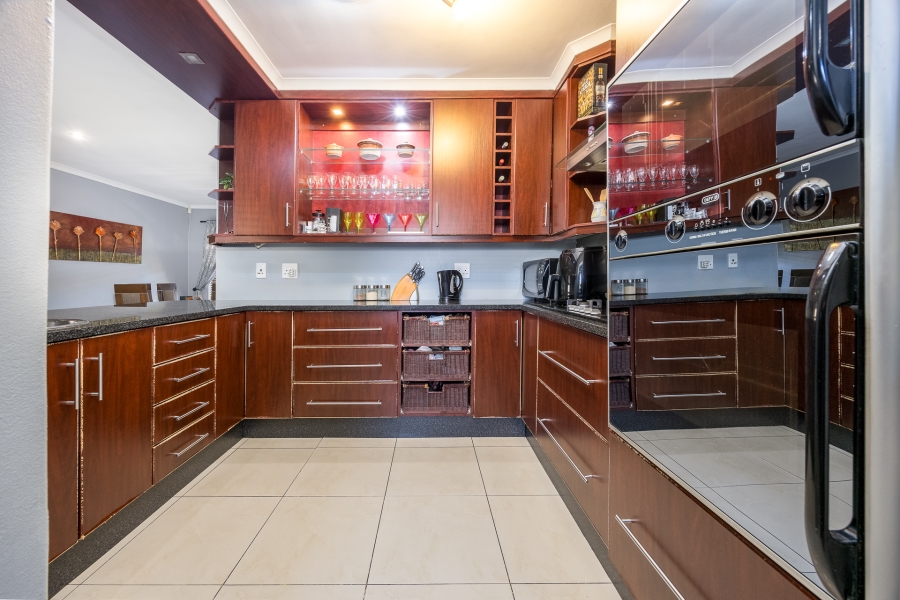 4 Bedroom Property for Sale in Protea Heights Western Cape